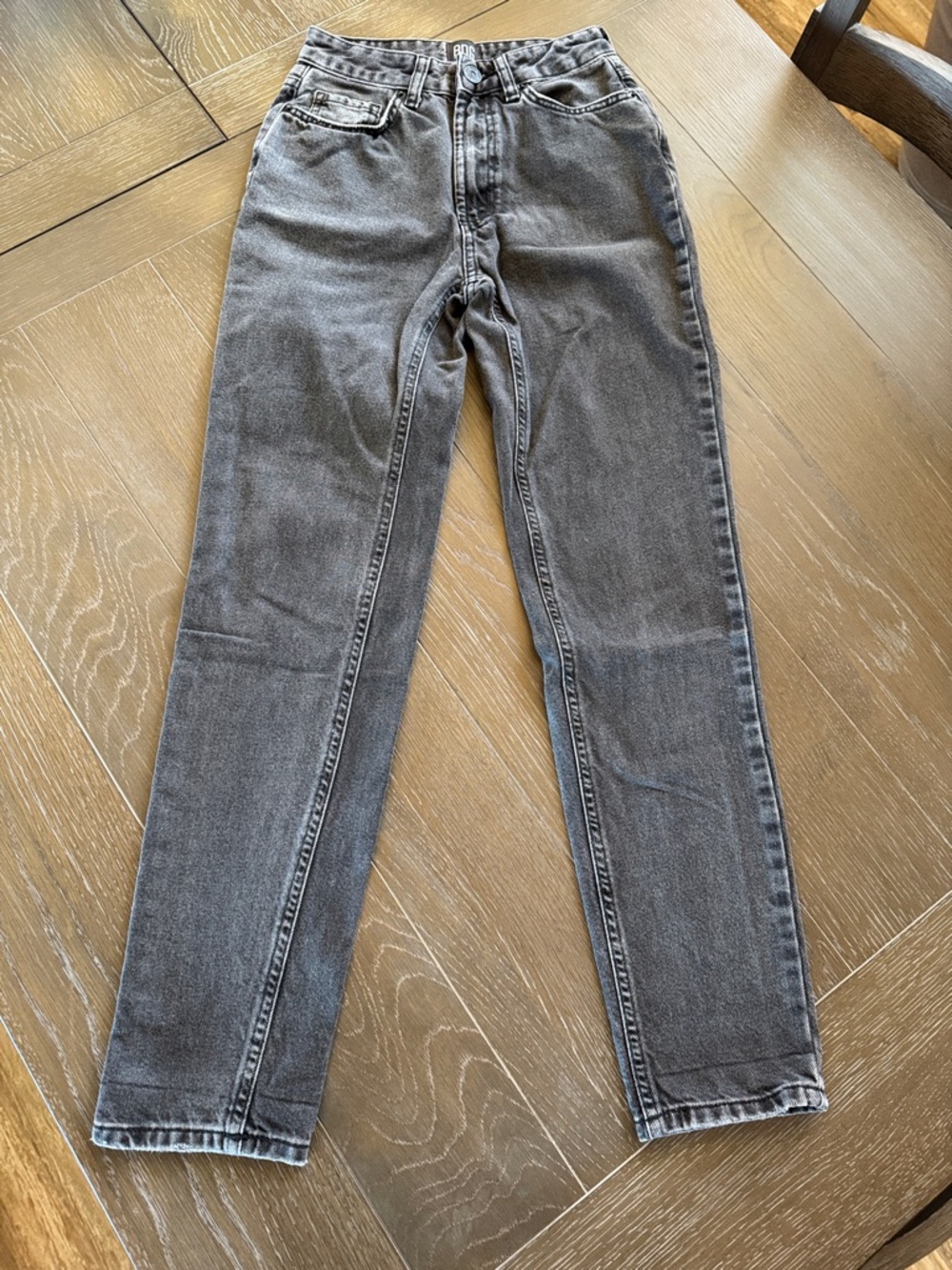 BDG Urban Outfitters Women’s Mom High-Rise Stonewashed Black